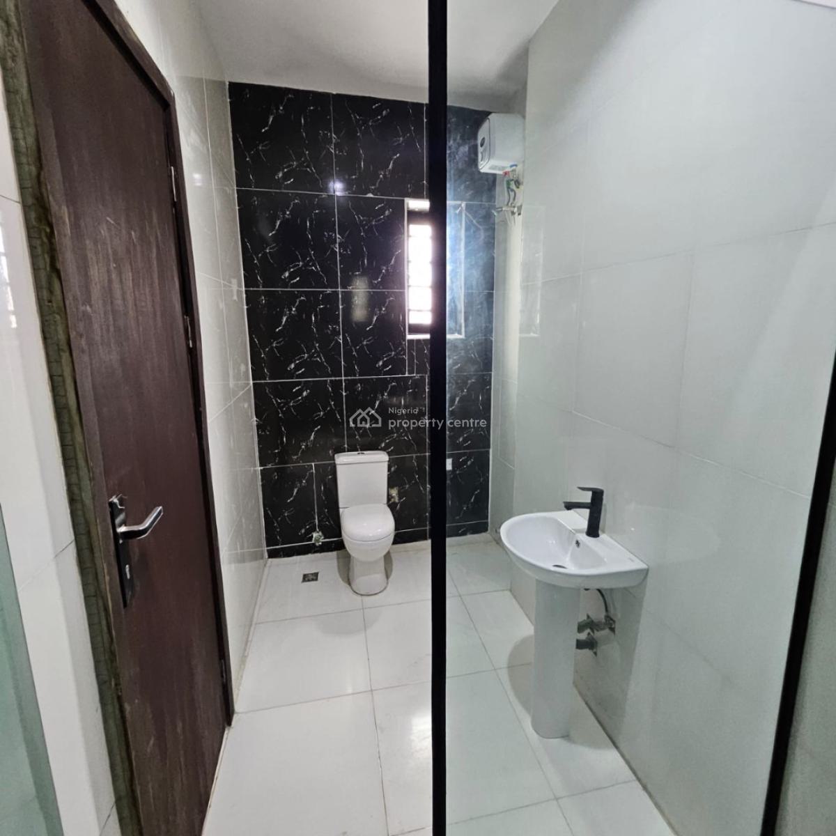 5 Bedroom House in Lekki, 2nd Toll Gate, Lekki, Lekki, Lagos, Detached Duplex for Sale