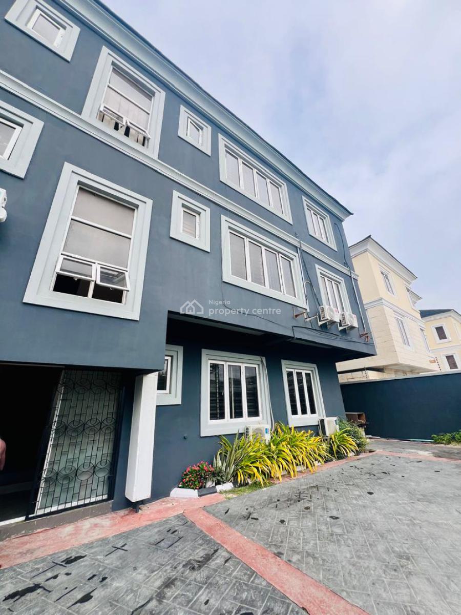 3 Bedroom Apartment Upstairs Unit Available., Lekki Right in an Access Code Estate Flood Free Zone., Lekki Phase 1, Lekki, Lagos, House for Rent