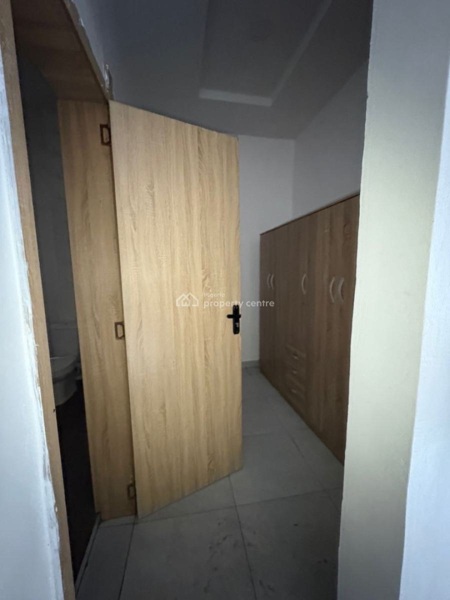 Shared Apartment, Mahami Pharmacy Street, Before Oba Amusa Street, Royal Pine Gate 3, Or, Lekki, Lagos, Self Contain (single Rooms) for Rent