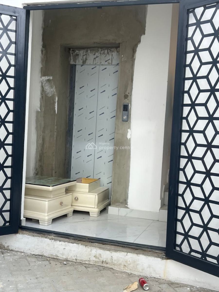 2bedroom Apartment Upstairs, Lekki Phase 1, Lekki, Lagos, Flat / Apartment for Rent