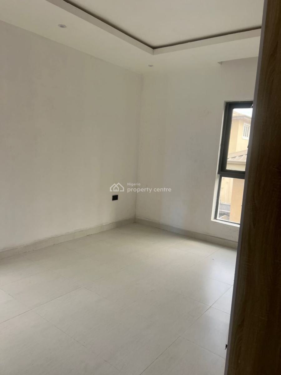 2bedroom Apartment Upstairs, Lekki Phase 1, Lekki, Lagos, Flat / Apartment for Rent