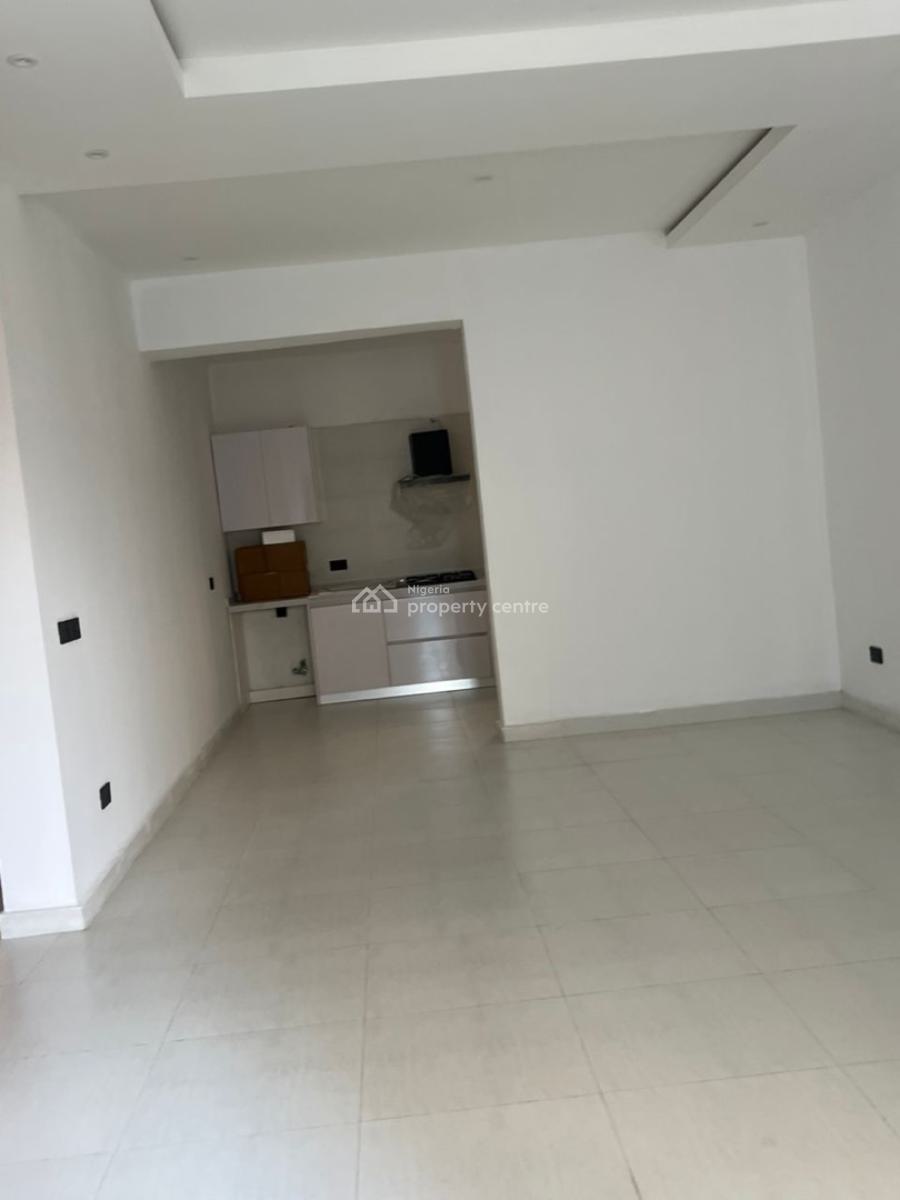 2bedroom Apartment Upstairs, Lekki Phase 1, Lekki, Lagos, Flat / Apartment for Rent
