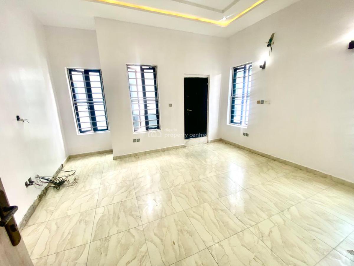 Luxurious Master Bedroom with Kitchen, Grace Court Orchid Road Lekki Lagos State, Lekki, Lagos, Flat / Apartment for Rent