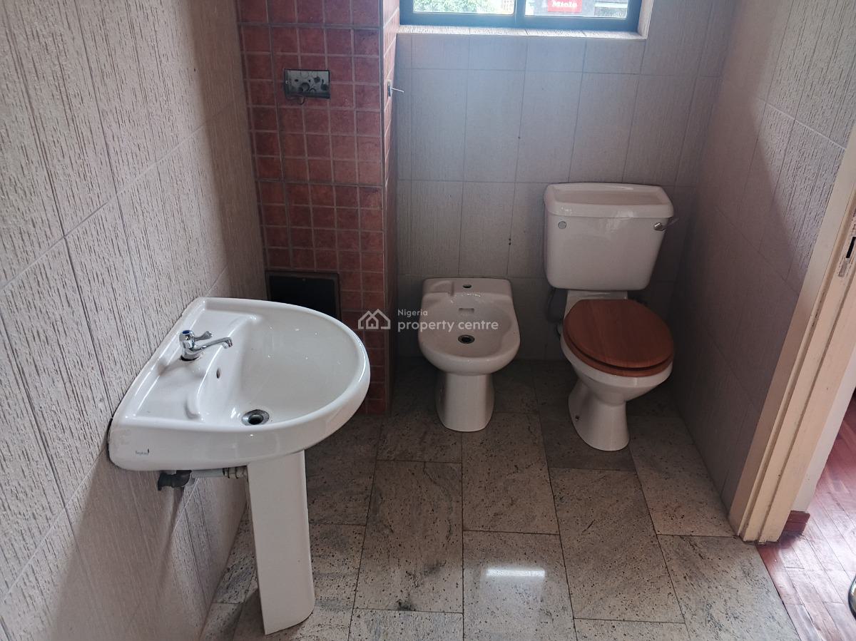 3 Bedrooms 3rd Floor Self Serviced Flat with Bq in a Block of 6 Flats, Near Eko Hotel Round About, Victoria Island (vi), Lagos, Flat / Apartment for Rent