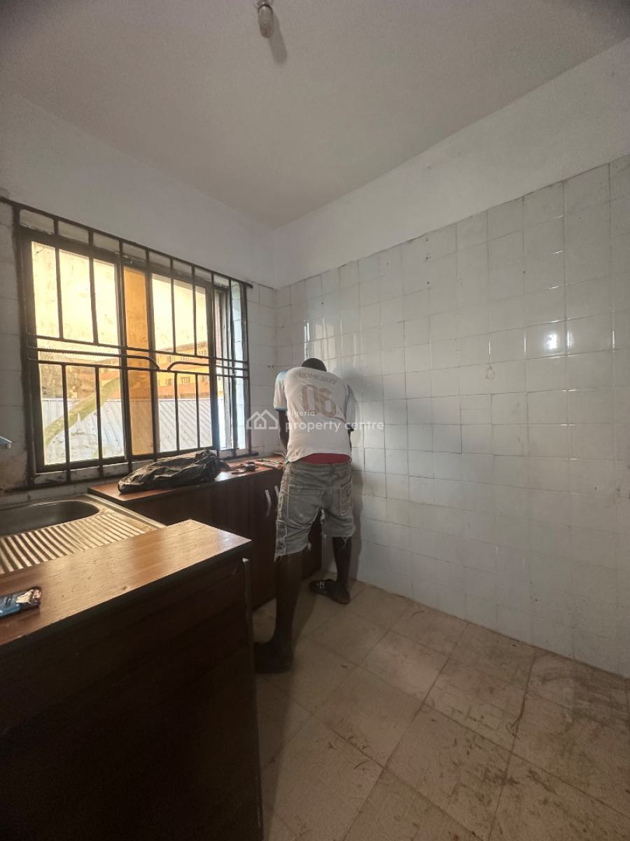 Nice & Spacious Miniflat (upstairs), Yaba, Yaba, Lagos, Mini Flat (room and Parlour) for Rent