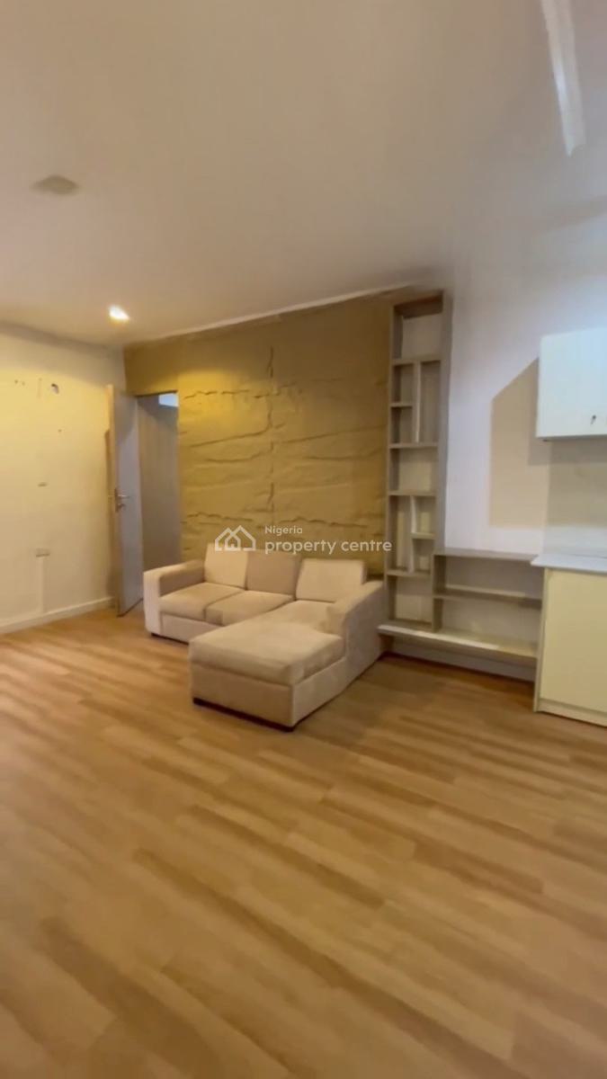 Decent 1bedroom Flat Upstairs in a Serene Area, Osapa, Lekki, Lagos, Mini Flat (room and Parlour) for Rent