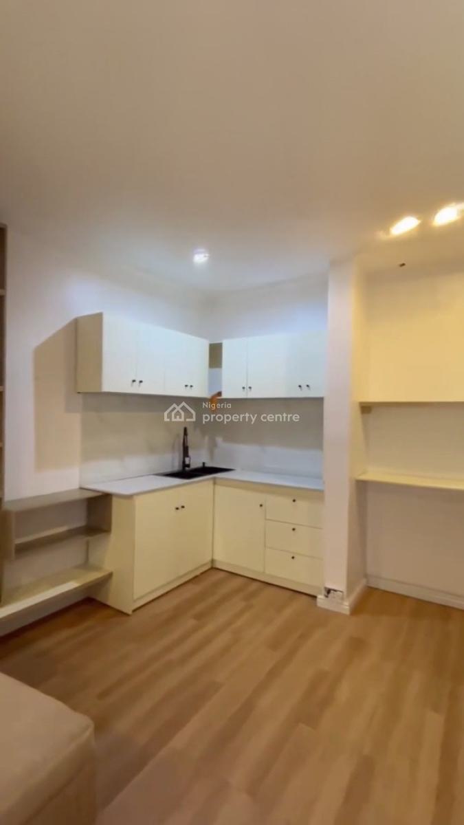 Decent 1bedroom Flat Upstairs in a Serene Area, Osapa, Lekki, Lagos, Mini Flat (room and Parlour) for Rent