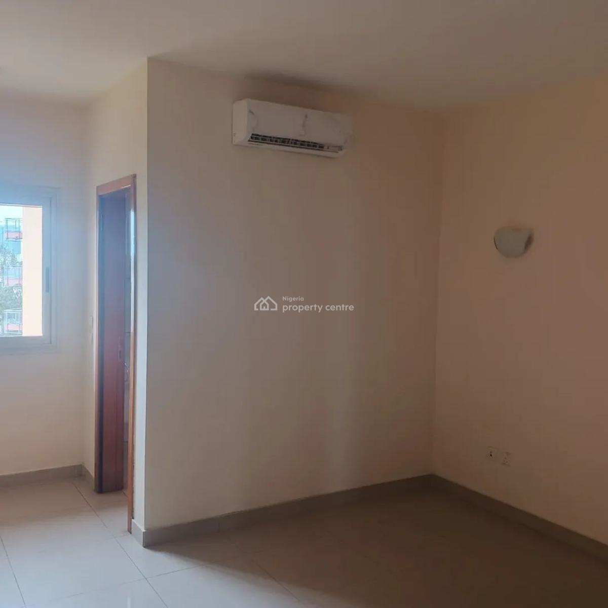 3 Bedrooms 7th Floor Tastefully Finished Water Front & Bq, Ikoyi Banana Island, Banana Island, Ikoyi, Lagos, Block of Flats for Sale