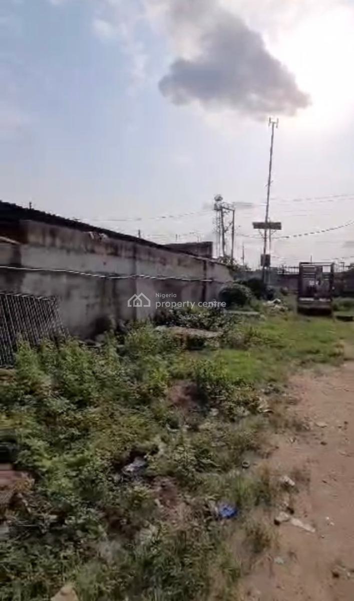Commercial Property on Corner Piece Block of Offices Good for Any Purp, Onipan Ikorodu Road Lagos, Onipanu, Shomolu, Lagos, Plaza / Complex / Mall for Sale