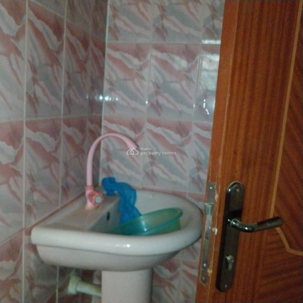 Lovely 4 Bedroom  Duplex  with 2 Units of 2 Bedroom Flat, Magboro, Magboro, Ogun, Detached Duplex for Sale