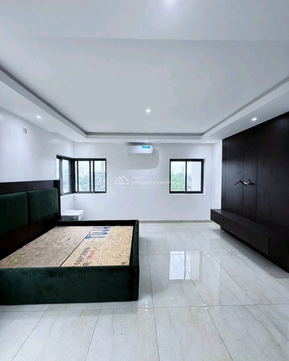 3 Bedroom Apartmentming Pool for  Locatio, Ikoyi, Lagos, Flat / Apartment for Sale