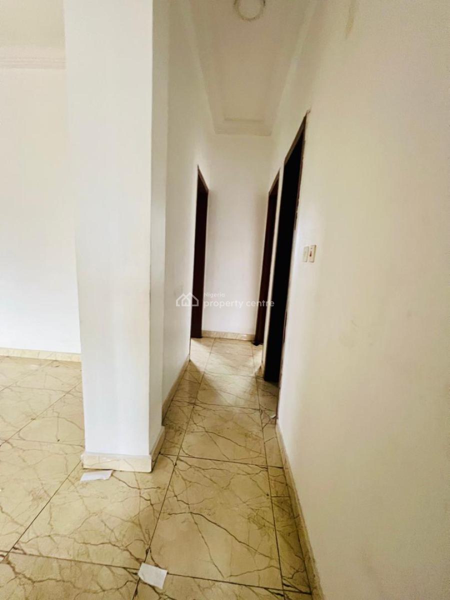 3 Bedroom Apartment Upstairs Unit Available, Right Hand Side, Lekki Phase 1, Lekki, Lagos, Flat / Apartment for Rent