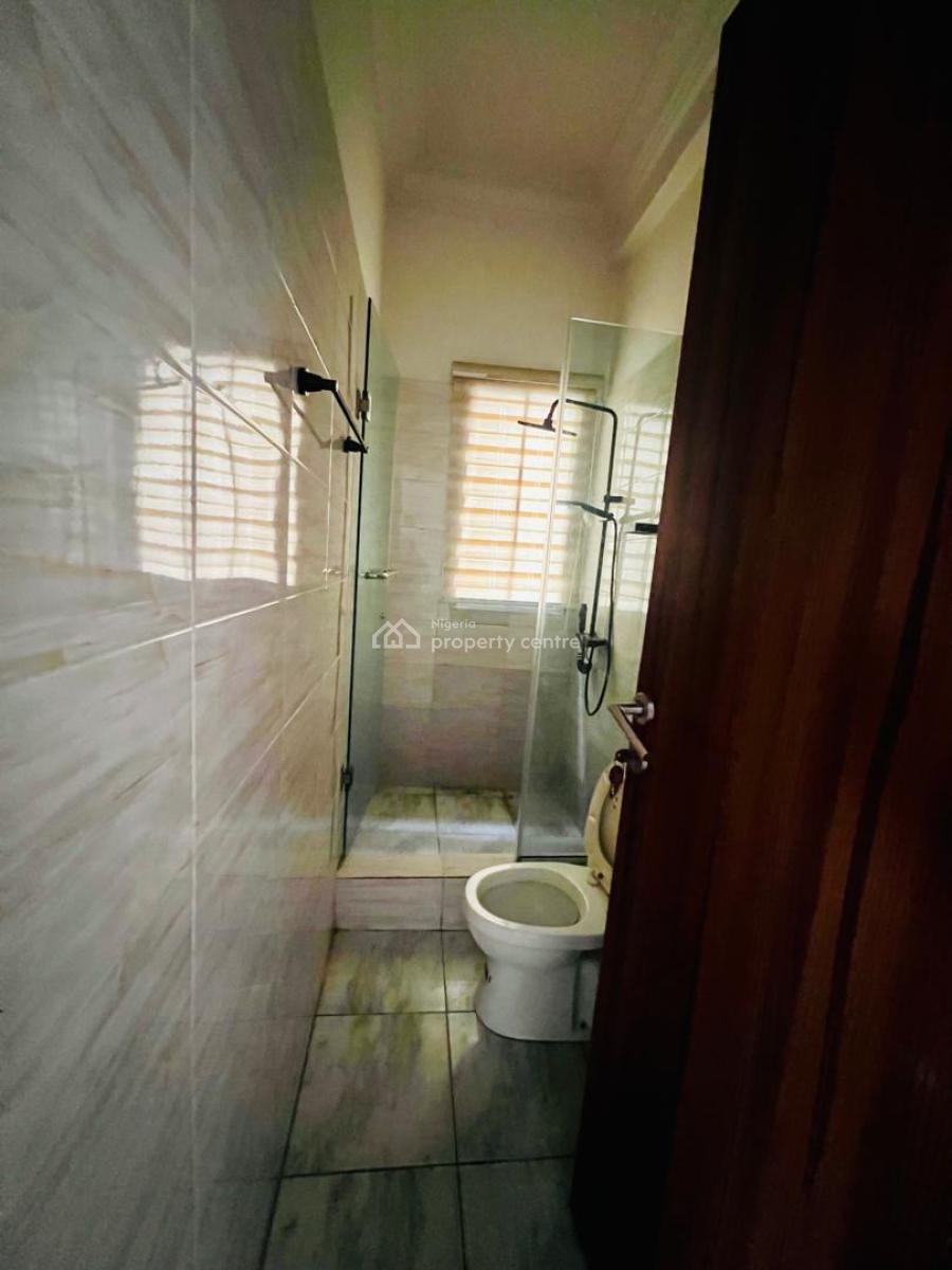 3 Bedroom Apartment Upstairs Unit Available, Right Hand Side, Lekki Phase 1, Lekki, Lagos, Flat / Apartment for Rent