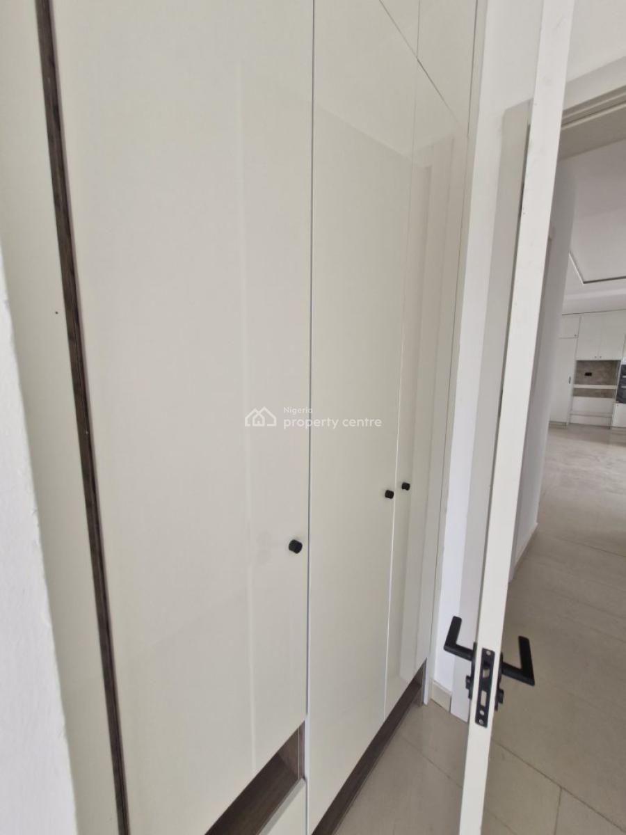 Awesome 3 Bedrooms Flat, Lekki Phase 1, Lekki, Lagos, Block of Flats for Sale