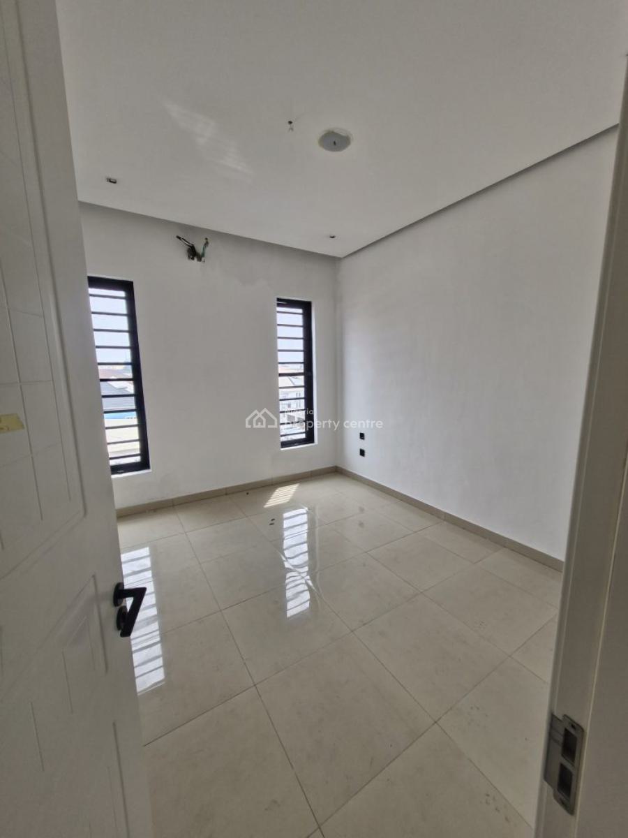 Awesome 3 Bedrooms Flat, Lekki Phase 1, Lekki, Lagos, Block of Flats for Sale