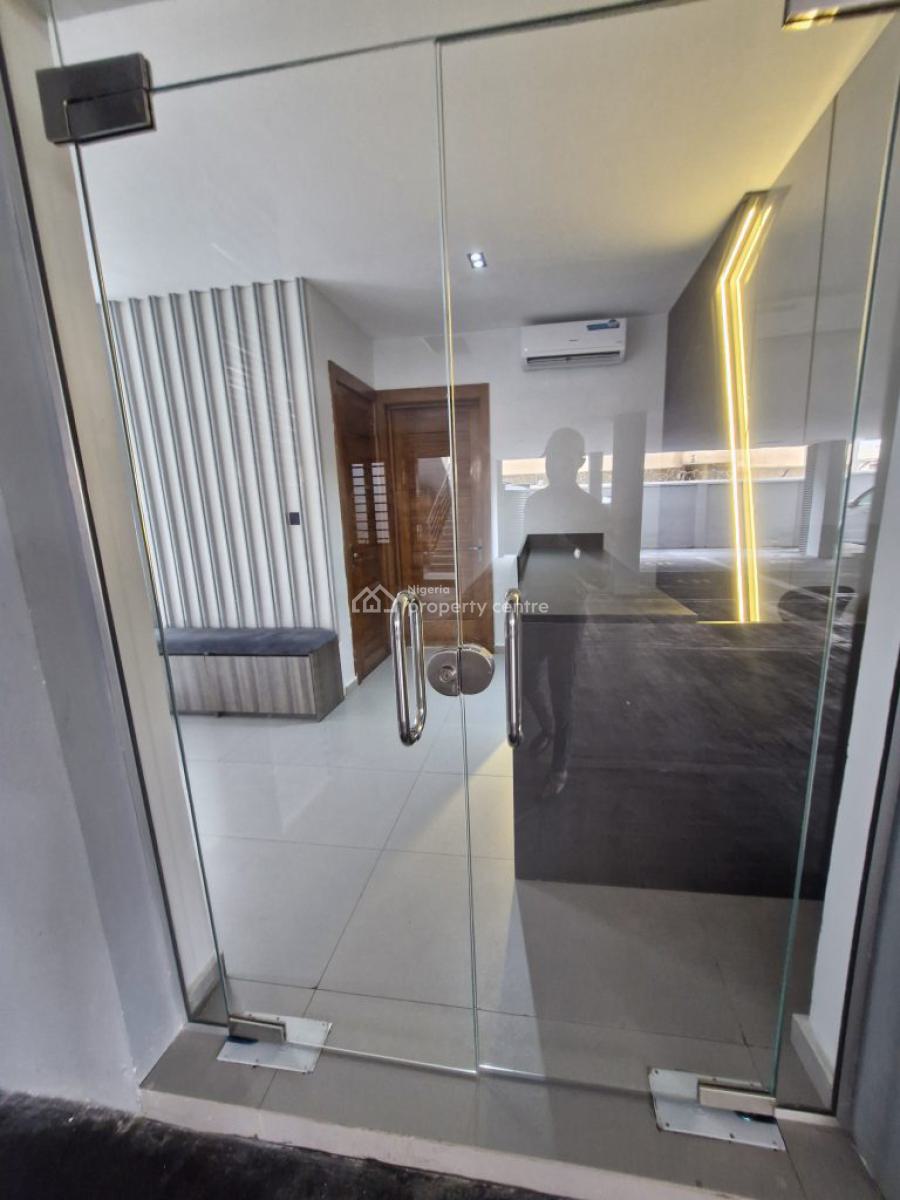 Awesome 3 Bedrooms Flat, Lekki Phase 1, Lekki, Lagos, Block of Flats for Sale