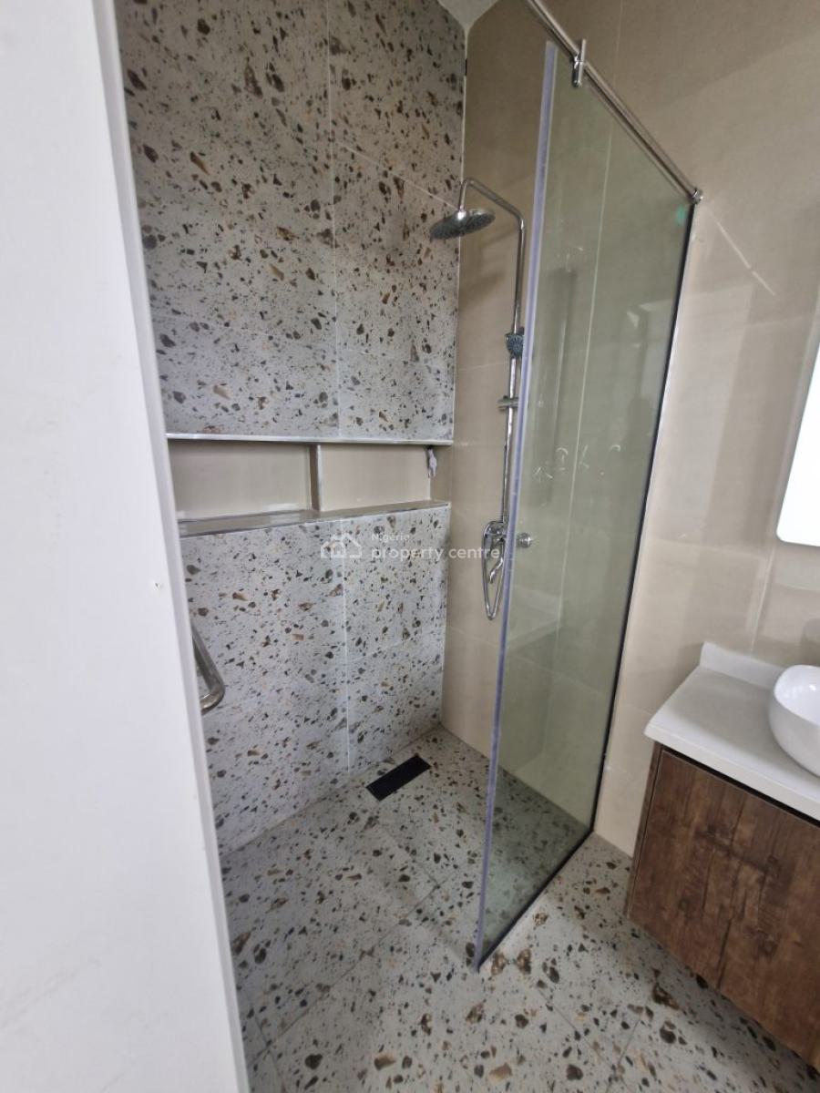 Awesome 3 Bedrooms Flat, Lekki Phase 1, Lekki, Lagos, Block of Flats for Sale