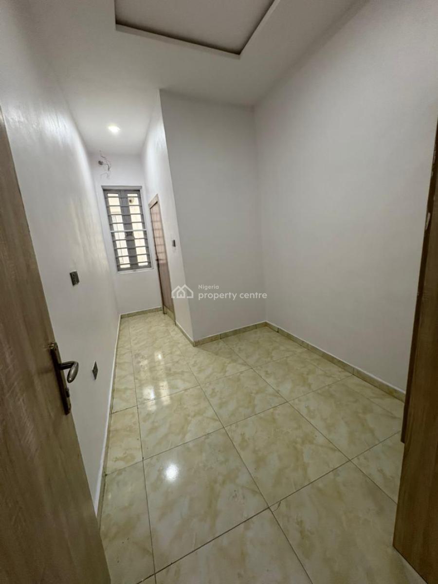 Spacious Room Upstairs, Before Orchid Roundabout, Lekki, Lagos, Self Contain (single Rooms) for Rent