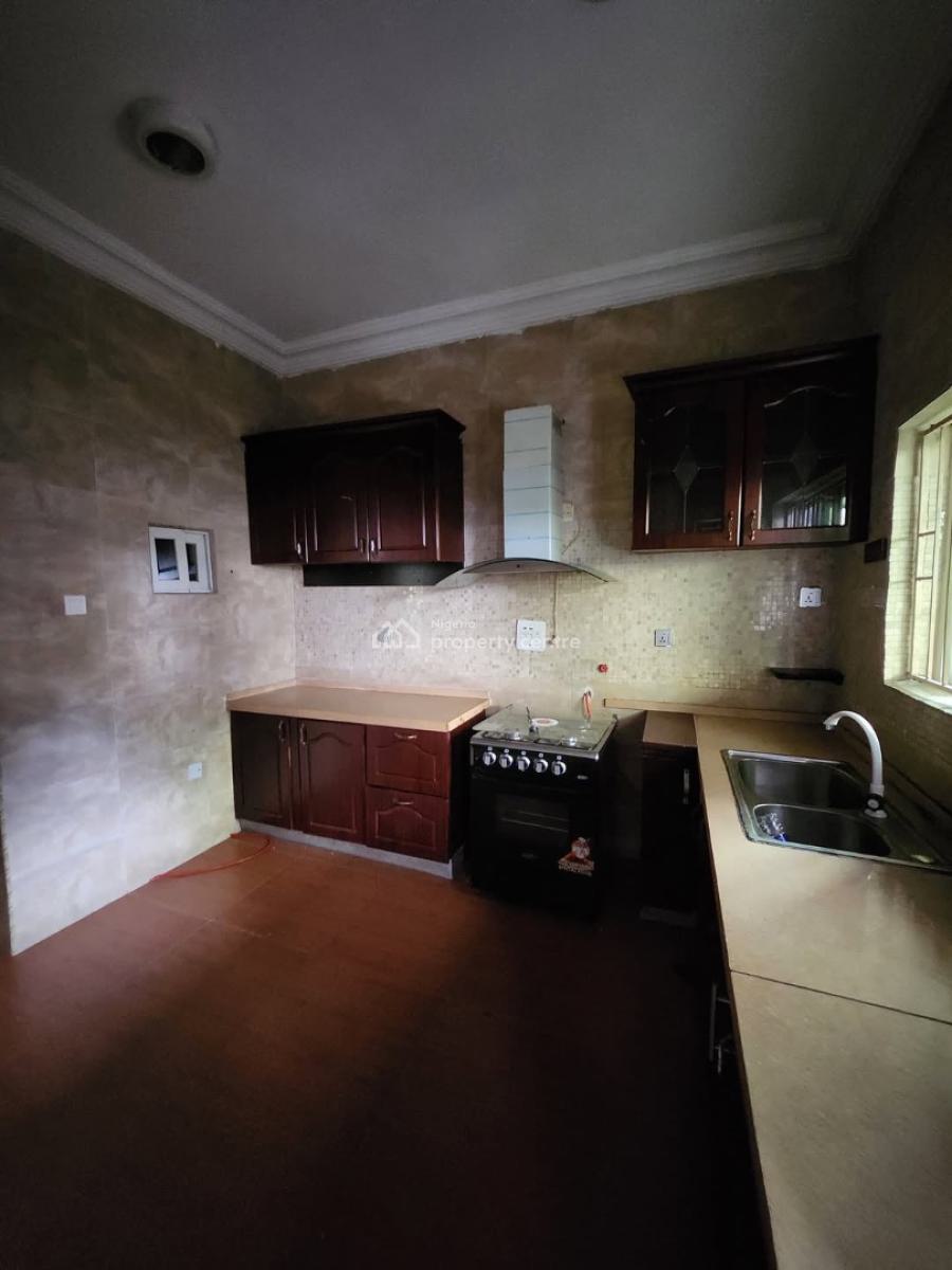 𝐒𝐏𝐀𝐂𝐈𝐎𝐔𝐒 3 𝐁𝐄𝐃𝐑𝐎𝐎𝐌 𝐓𝐄𝐑𝐑𝐀𝐂𝐄 𝐃𝐔𝐏𝐋𝐄𝐗, Osapa, Lekki, Lagos, Terraced Duplex for Rent