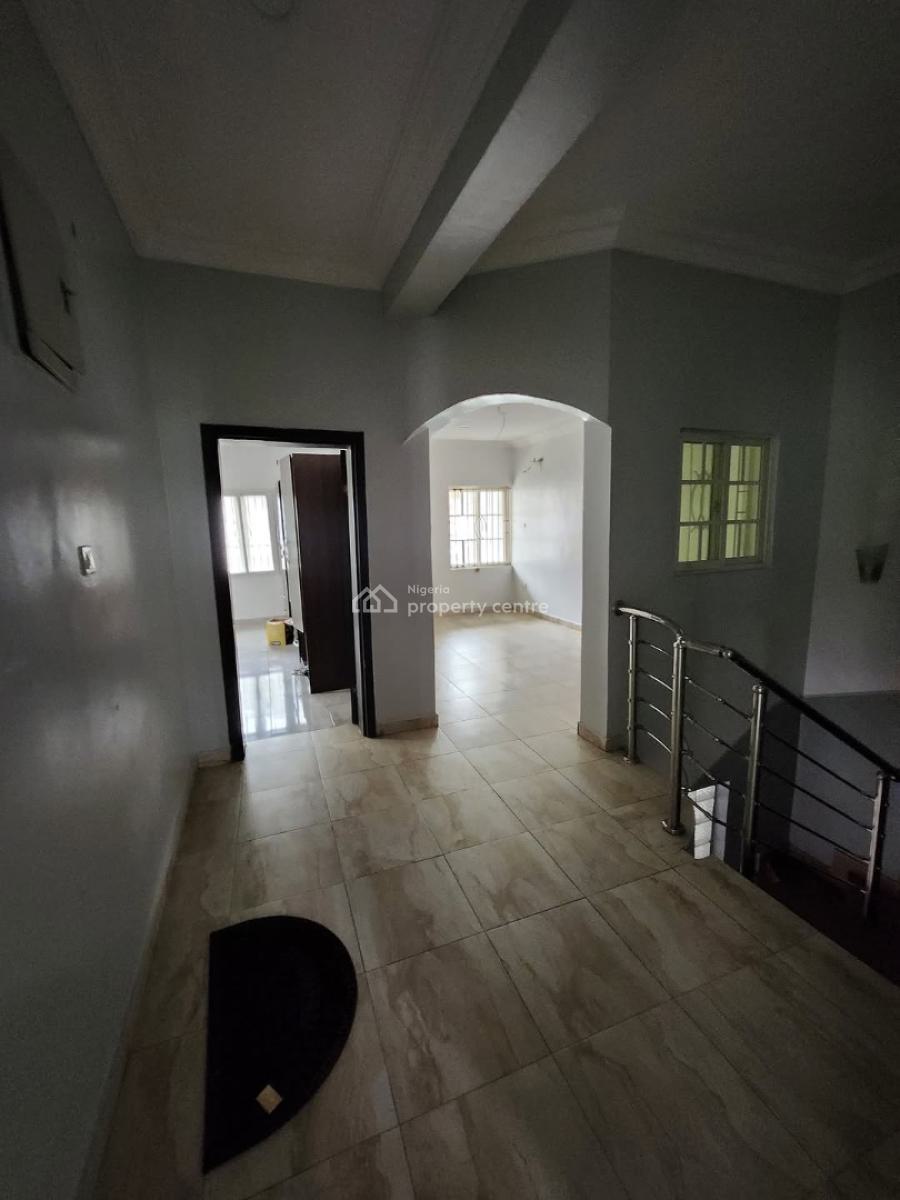 𝐒𝐏𝐀𝐂𝐈𝐎𝐔𝐒 3 𝐁𝐄𝐃𝐑𝐎𝐎𝐌 𝐓𝐄𝐑𝐑𝐀𝐂𝐄 𝐃𝐔𝐏𝐋𝐄𝐗, Osapa, Lekki, Lagos, Terraced Duplex for Rent