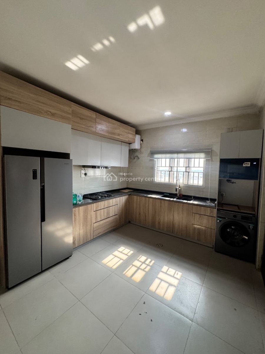Fully Furnished & Spacious 3 Bedroom Apartment, Off Olusegun Obasanjo Way, Wuye, Abuja, Flat / Apartment for Sale