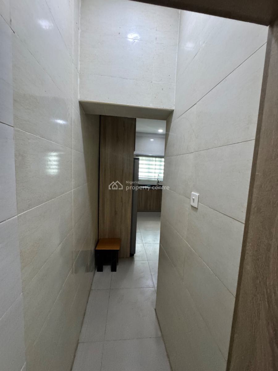 Fully Furnished & Spacious 3 Bedroom Apartment, Off Olusegun Obasanjo Way, Wuye, Abuja, Flat / Apartment for Sale