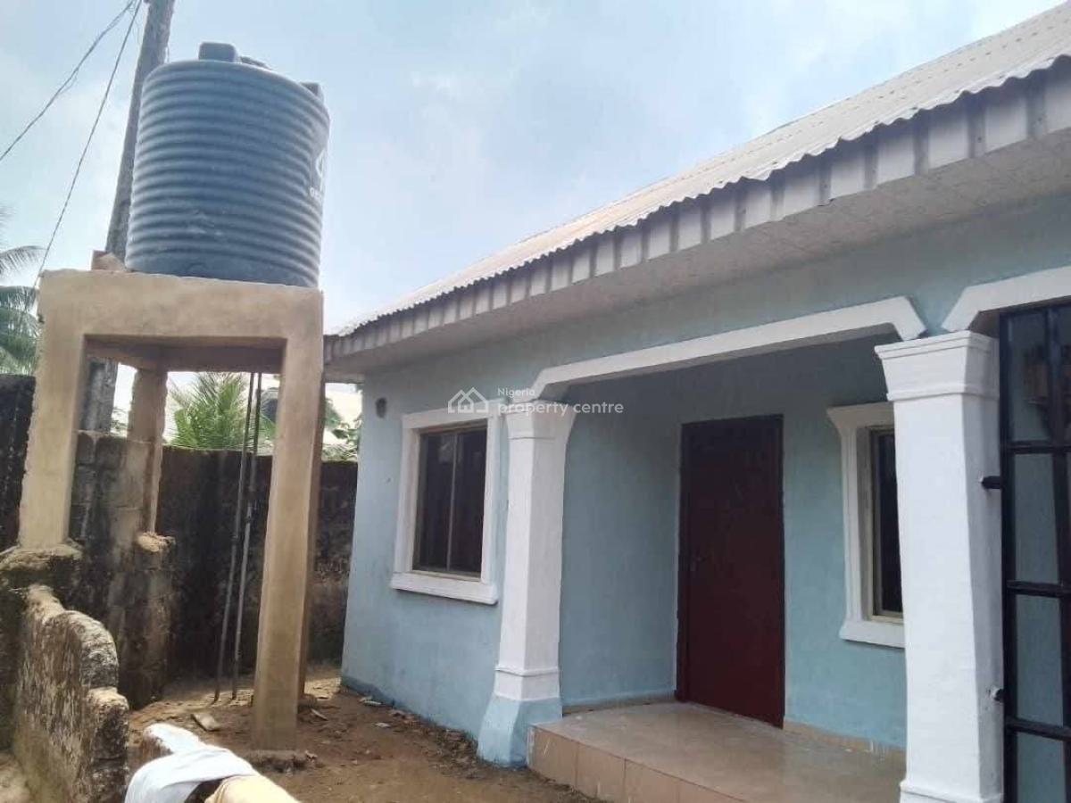 4 Bedroom Detached Bungalow with Bq, Yaba, Lagos, Detached Bungalow for Sale