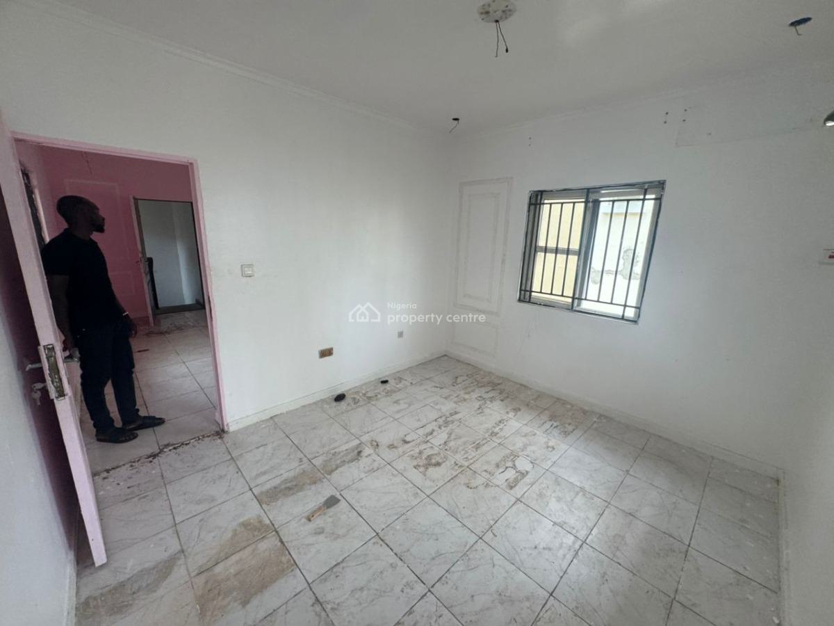 Sharp 2bed Flat in Lekki Phase 1, Off Admiralty Way, Lekki Phase 1, Lekki, Lagos, Flat / Apartment for Rent
