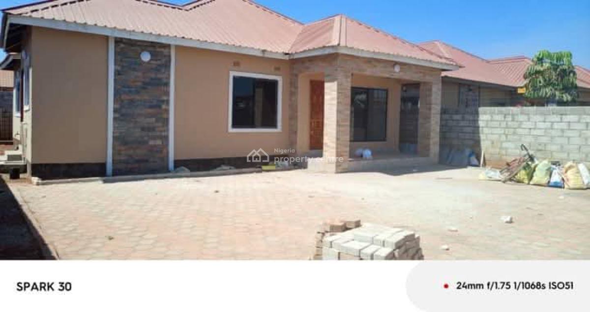 3 Bedroom Bungalow, Akoka, Yaba, Lagos, Detached Bungalow for Sale