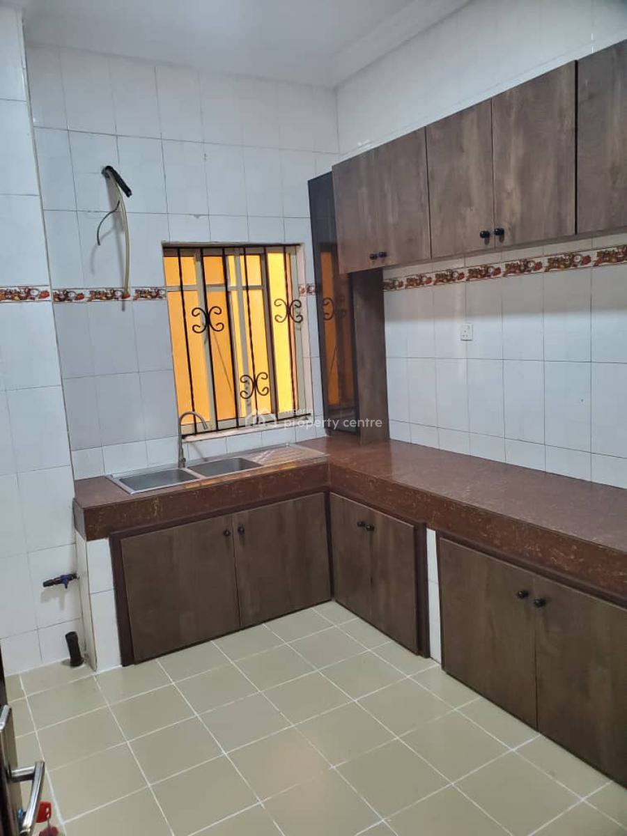 Luxury Upstairs 2-bedroom Apartment, Off Palace Road, Oniru, Victoria Island (vi), Lagos, Flat / Apartment for Rent