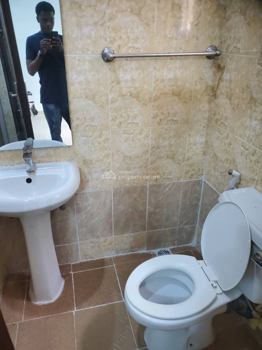 Luxury Upstairs 2-bedroom Apartment, Off Palace Road, Oniru, Victoria Island (vi), Lagos, Flat / Apartment for Rent