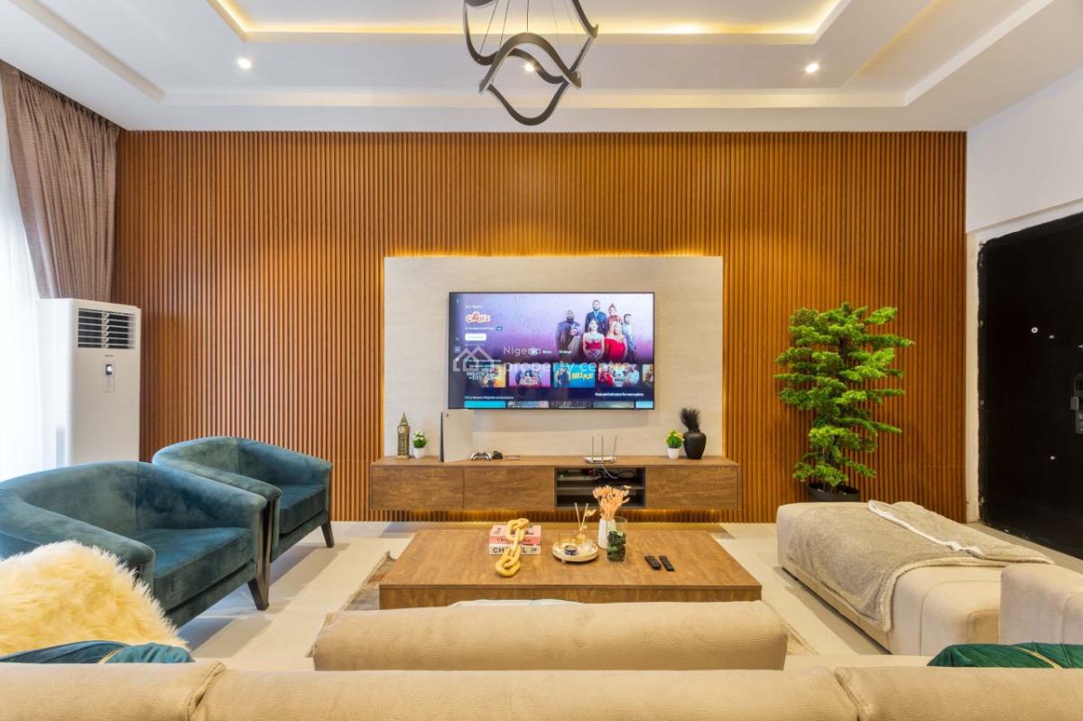 Luxury 2 Bedrooms with Rooftop Swimming Pool, Admiralty Way, Lekki Phase 1, Lekki, Lagos, Flat / Apartment Short Let