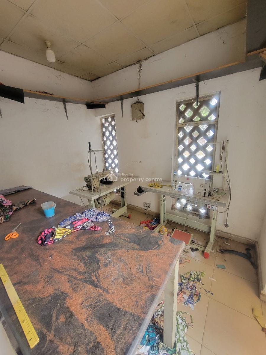 Fashion House Available with Equipments/machines, Jabi, Abuja, Plaza / Complex / Mall for Rent