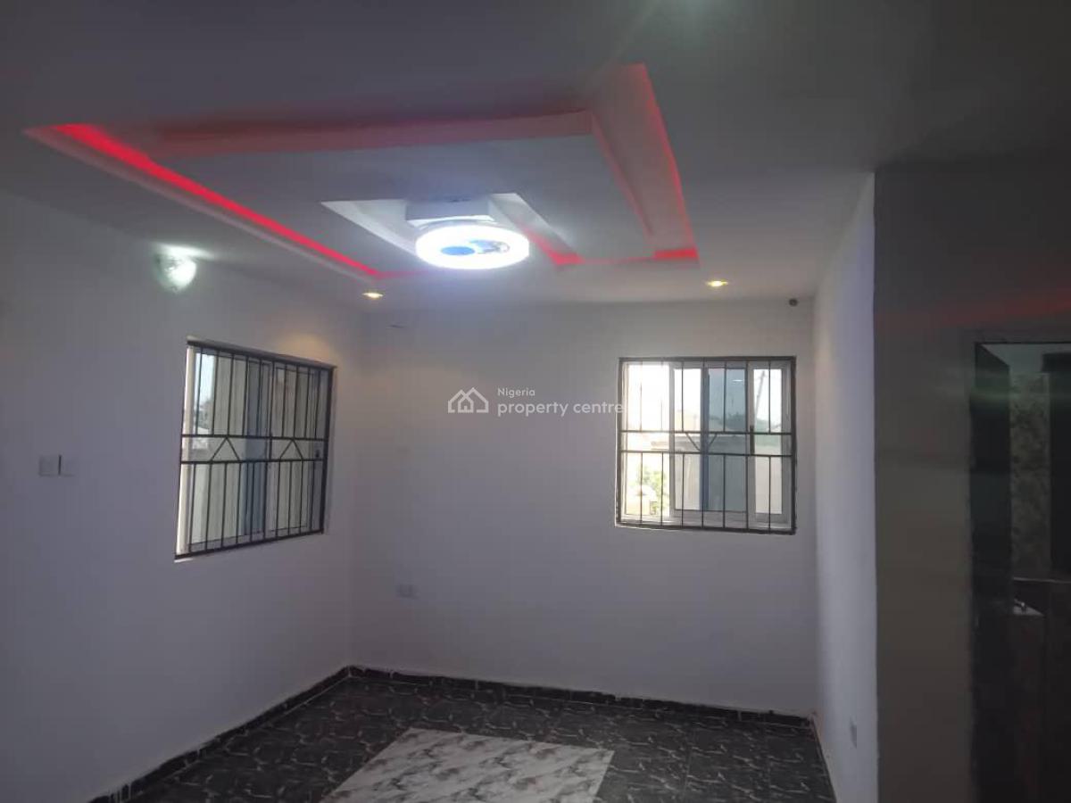 2 Bedroom Flat with Sweet Modern Facilities, Olakunle Traffic Light, Akala Express, Ibadan, Oyo, Flat / Apartment for Rent