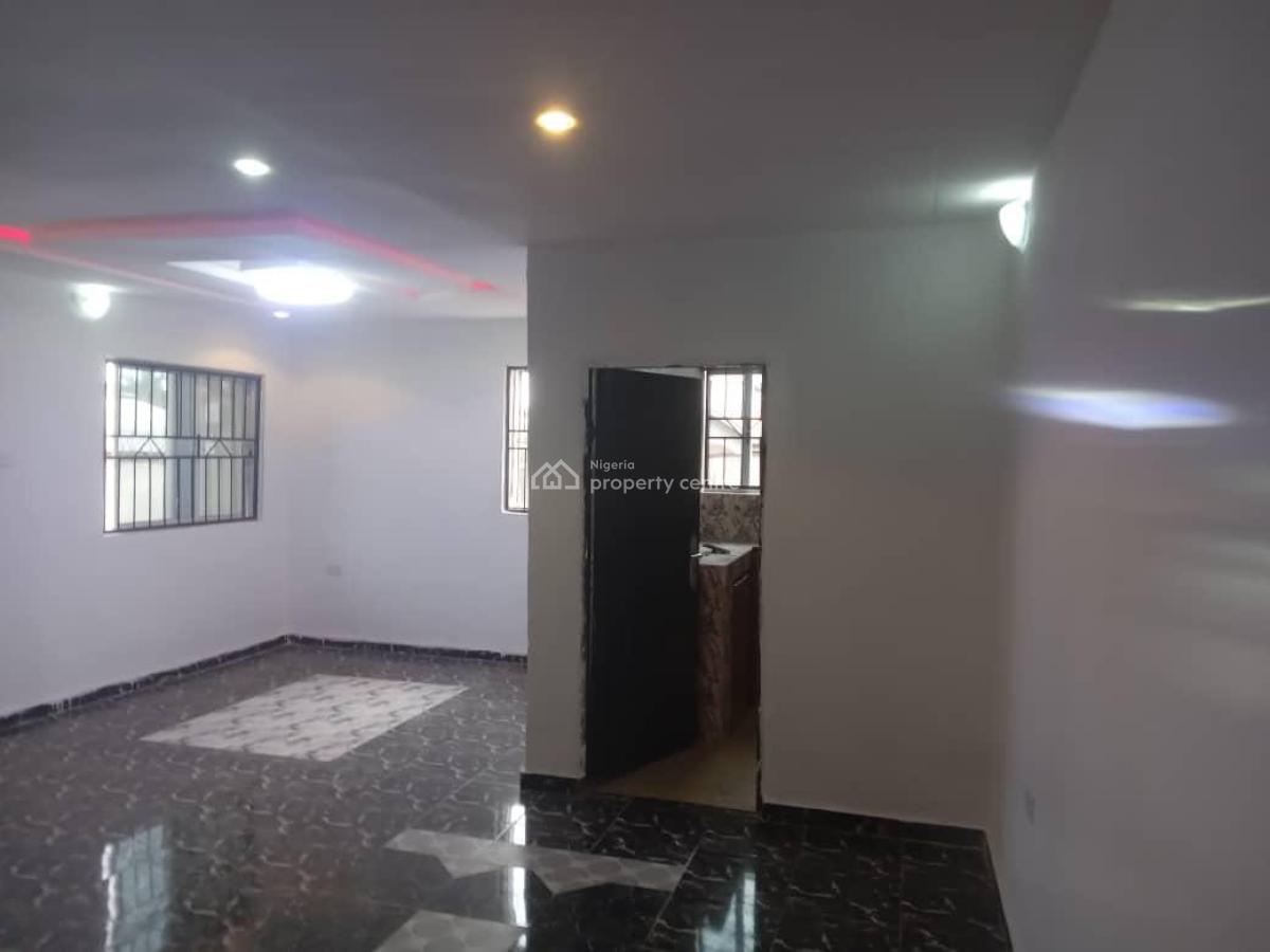 2 Bedroom Flat with Sweet Modern Facilities, Olakunle Traffic Light, Akala Express, Ibadan, Oyo, Flat / Apartment for Rent