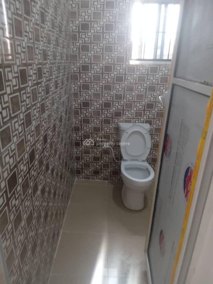 2 Bedroom Flat with Sweet Modern Facilities, Olakunle Traffic Light, Akala Express, Ibadan, Oyo, Flat / Apartment for Rent