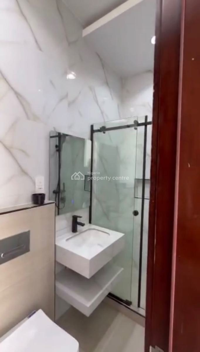 Fully Serviced 3 Bedroom Apartment + Bq, Lekki Phase 1, Lekki, Lagos, Flat / Apartment for Rent