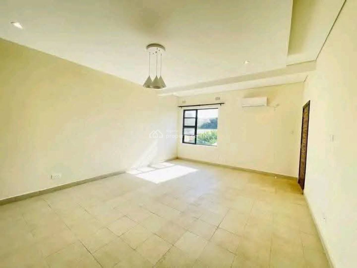 1 Bedroom Flat, Yaba, Lagos, House for Sale