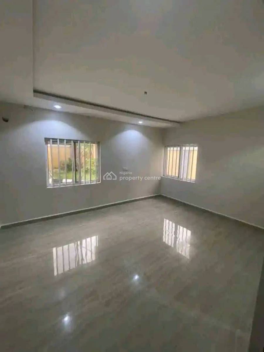2 Bedroom Flat, Ilasamaja, Mushin, Lagos, Block of Flats for Sale