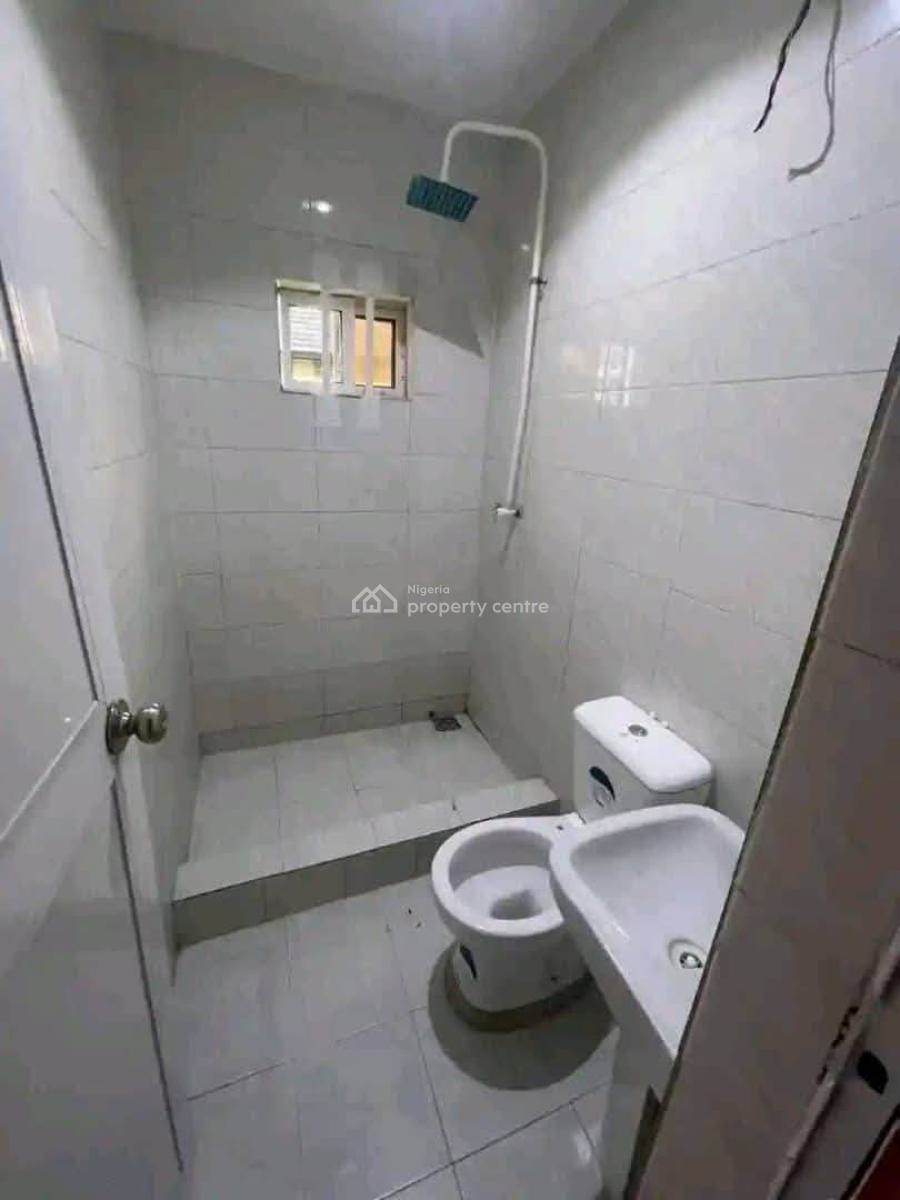 2 Bedroom Flat, Ilasamaja, Mushin, Lagos, Block of Flats for Sale