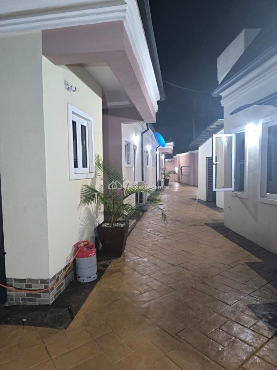 Luxury 2 Bedrooms Serviced Apartments, 28 Onile Aro Street, Ile Pupa Bus Stop, Alakia, Ibadan, Oyo, Flat / Apartment Short Let