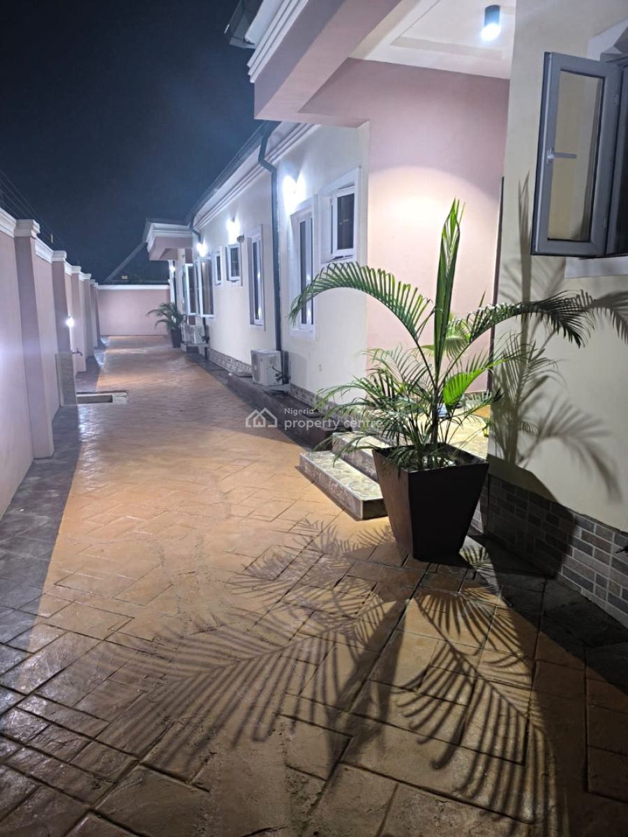 Luxury 2 Bedrooms Serviced Apartments, 28 Onile Aro Street, Ile Pupa Bus Stop, Alakia, Ibadan, Oyo, Flat / Apartment Short Let