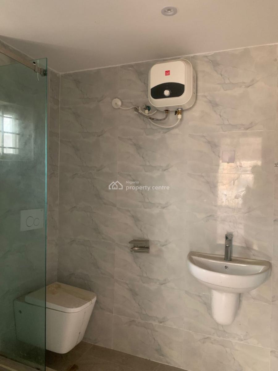 Self Serviced 3-bedroom Flat with Bq, Lekki Phase 1, Lekki, Lagos, Flat / Apartment for Rent