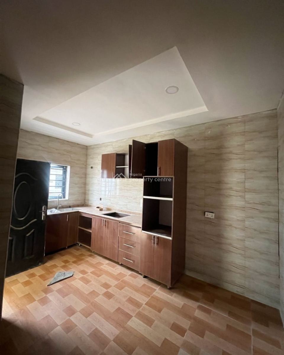Spacious Built 3 Bedroom Apartment, Orchid, Lekki, Lagos, Flat / Apartment for Rent