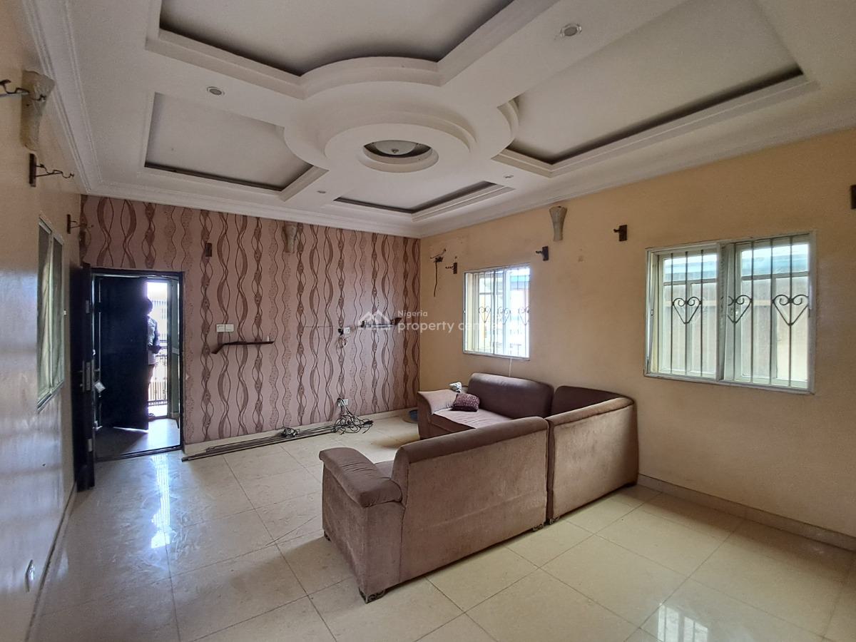 Lovely 3 Bedroom Flat, Iyano Oworo, Oworonshoki, Kosofe, Lagos, Flat / Apartment for Rent