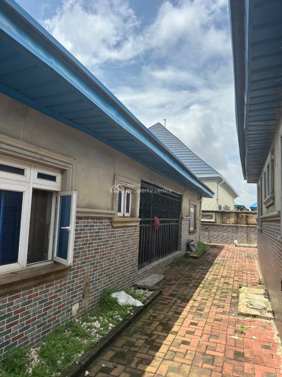 Luxury Spacious 3 Bedroom Bungalow with 2 Rooms Bq, Behind Sunnyvale Estate, Lokogoma District, Abuja, Detached Bungalow for Sale