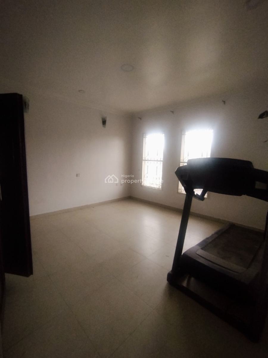 Newly Renovated, Fully Serviced 2-bedroom Penthouse with 24/7 Power, Off Admiralty Way, Lekki Phase 1, Lekki, Lagos, Flat / Apartment for Rent