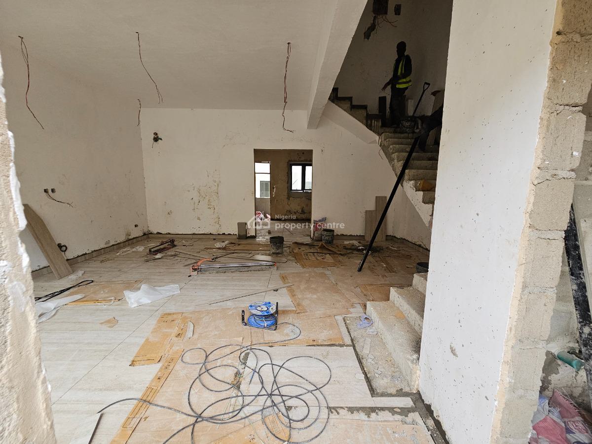 Affordable Luxury 3 Bedrooms Maisonette, Lekki Phase 1, Lekki, Lagos, Flat / Apartment for Sale