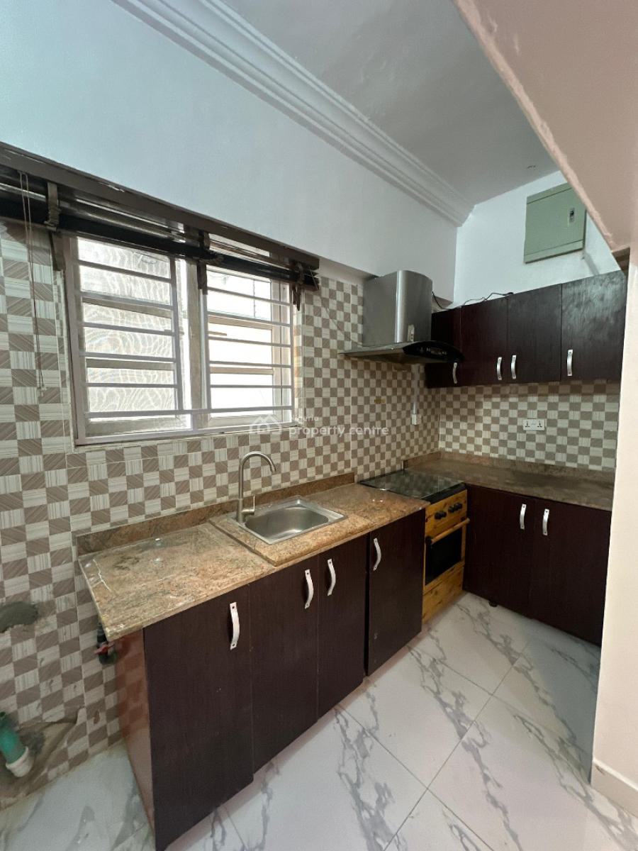 2 Bedroom Apartment, Off Admiralty, Lekki Phase 1, Lekki, Lagos, Flat / Apartment for Rent