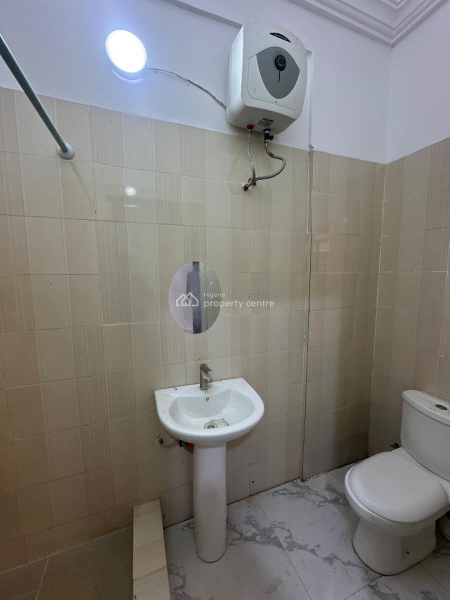 2 Bedroom Apartment, Off Admiralty, Lekki Phase 1, Lekki, Lagos, Flat / Apartment for Rent